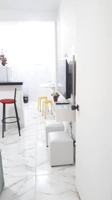 Ap Mobiliado Em Edificio Redondo Centro Apartamento *