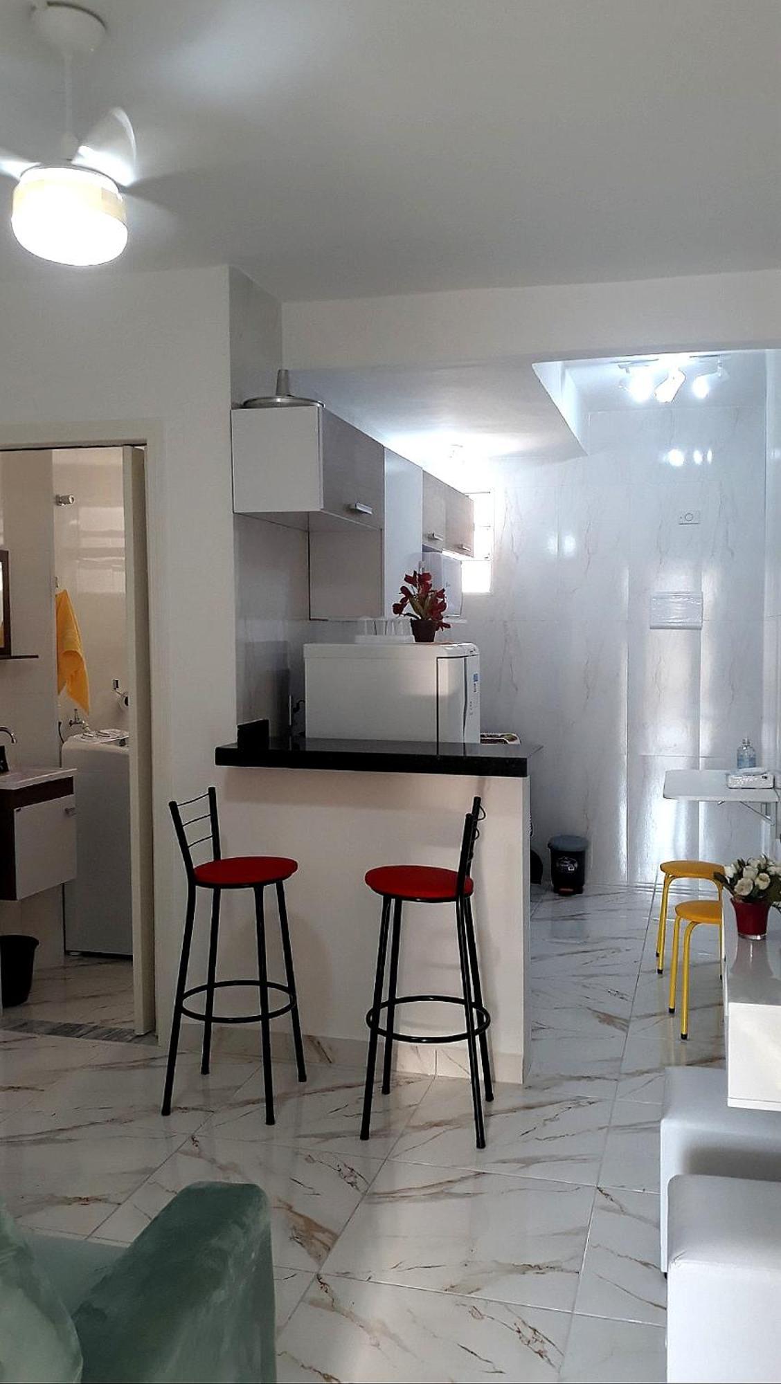 Ap Mobiliado Em Edificio Redondo Centro